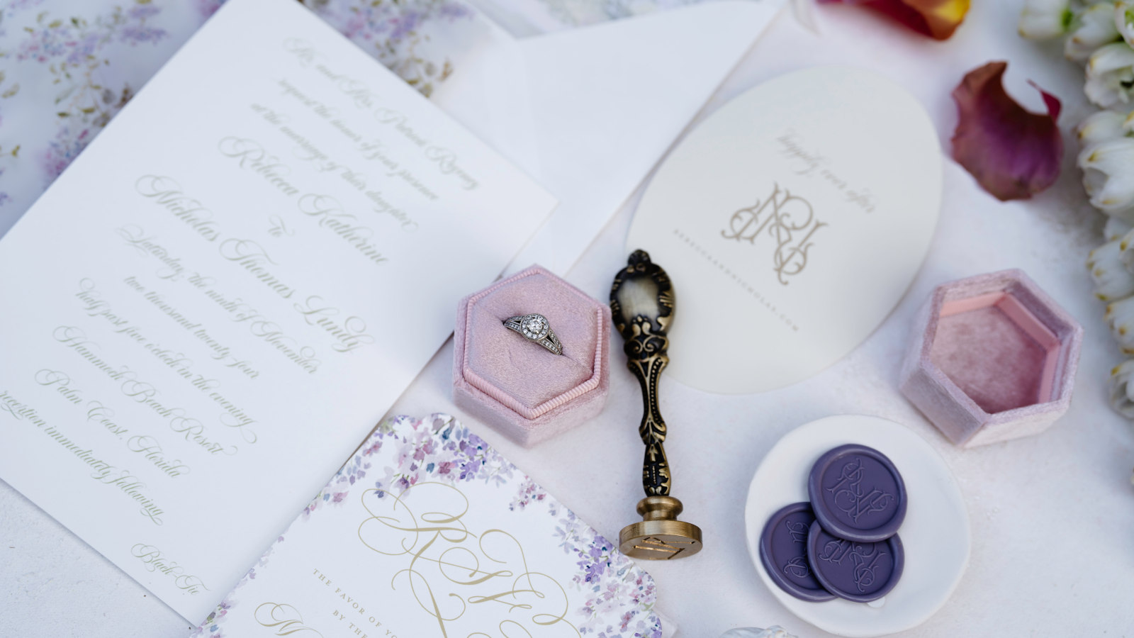 Venue: Hammock Beach Golf Resort and Spa, FL - Designer: Lulu Events - Photo: Natalie Jeans Photography