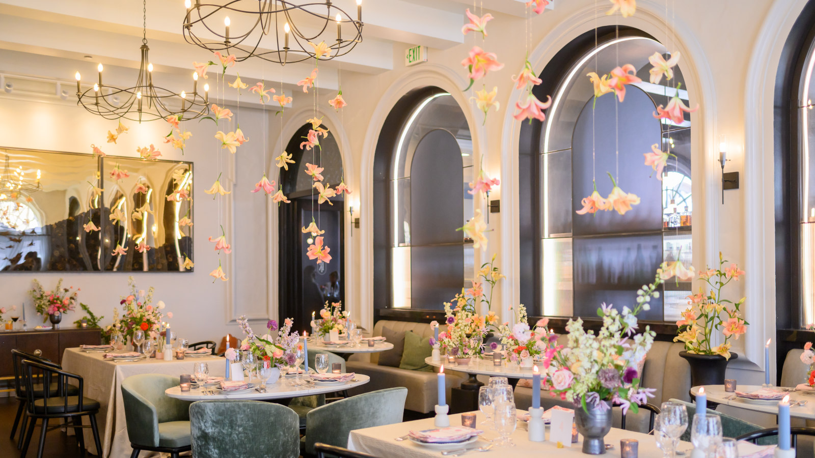 Venue: Mills House, Charleston - Designer: Eventfully Yours - Photo: Photography by Cameron