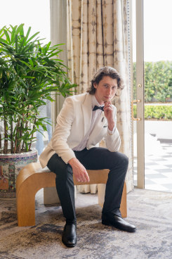 SSBSB Pioneer Saloon Jory Meyers Photographer Amy Beckley Photography Sitting Groom